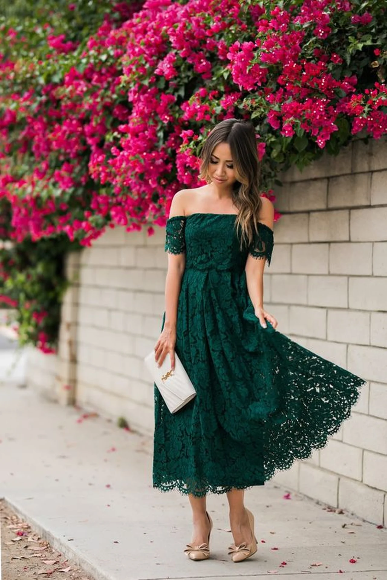 Zielona, koronkowa sukienka