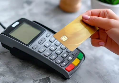 Karty płatnicze przechodzą metamorfozę! Ta zmiana może Cię zaskoczyć!