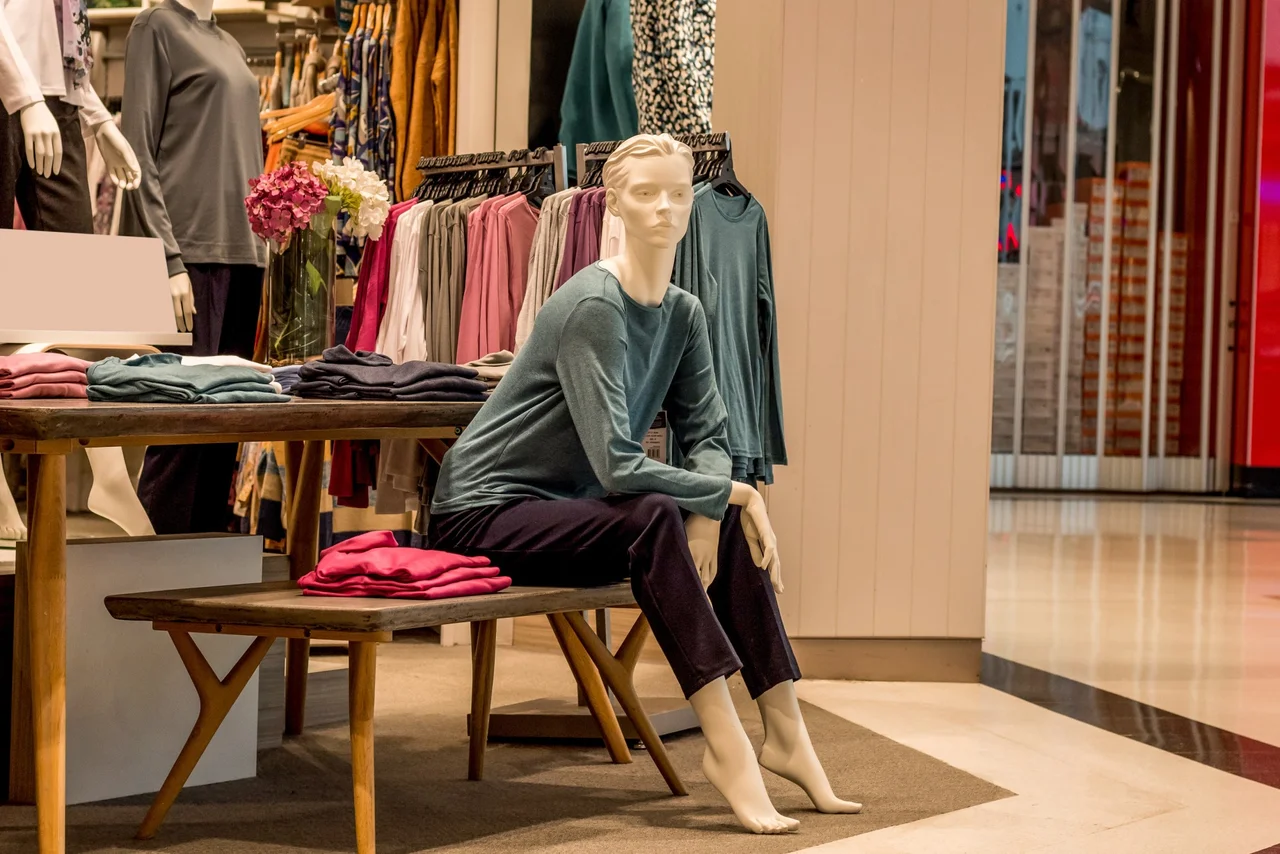W jakich sklepach kupować odzież damską? Przewodnik