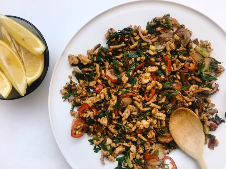 WTOREK: LARB MOO, CZYLI MIĘSNA SAŁATK
