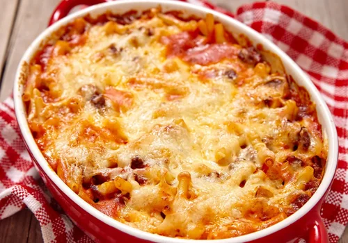 Połącz makaron z tym składnikiem. Powstanie zapiekanka, która podbije Twoją kuchnię