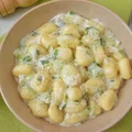 Gnocchi w śmietanowym sosie z porami i gorgonzolą