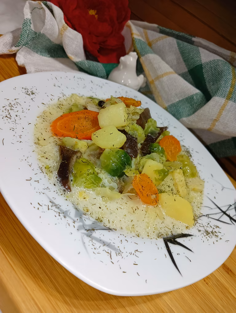 Zupa brukselkowa z grzybami leśnymi