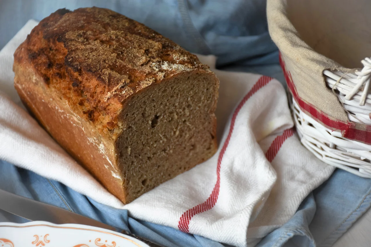 chleb żytni na zakwasie + przepis na zakwas