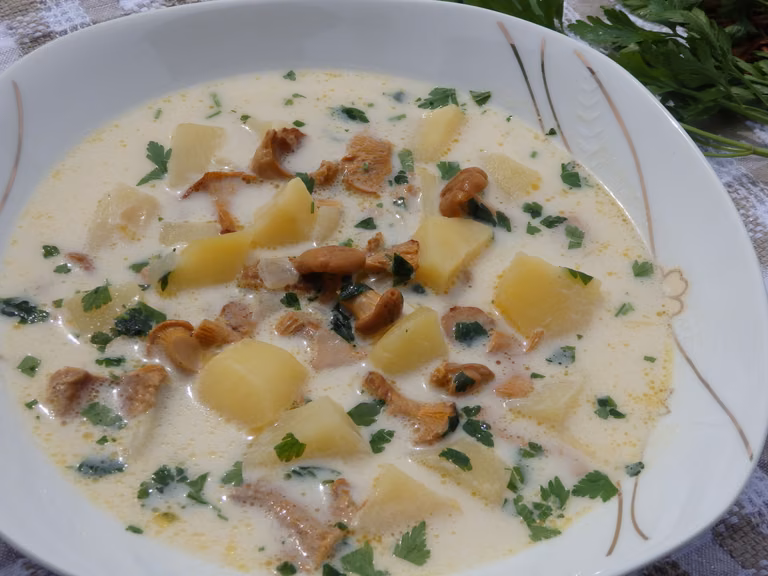 Zupa kurkowa z ziemniakami