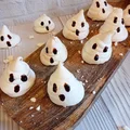 Bezowe duszki na Halloween