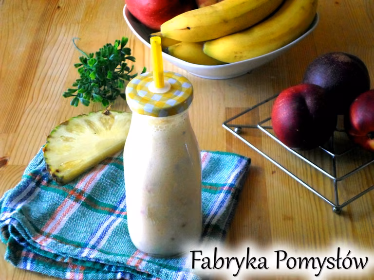 Koktajl ananasowy z nektarynką