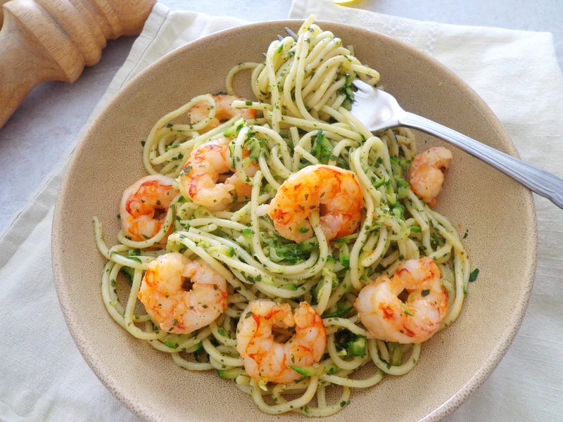 Spaghetti z cukinią i krewetkami