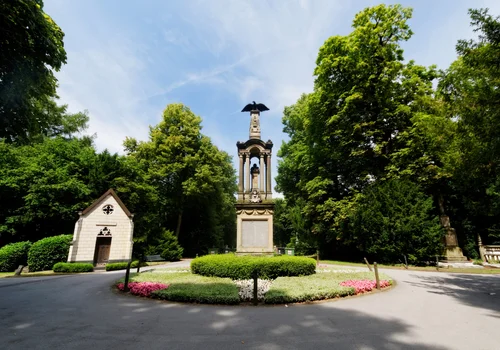 Opłata za wejście na taki cmentarz! Nowe zasady w polskim mieście zaskoczyły