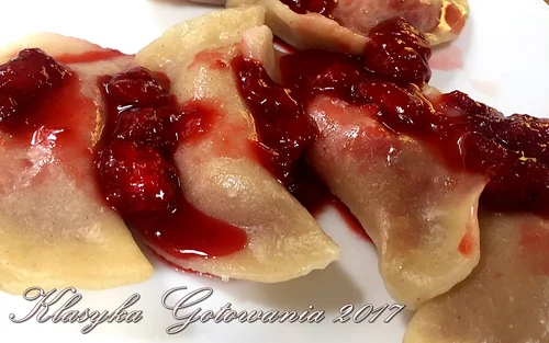 Pierogi z truskawkami