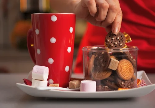 Jedzenie i emocje - jak radzić sobie z „comfort food” w zdrowy sposób?