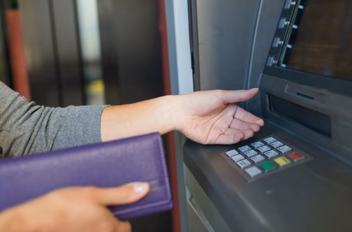 Nowy limit w bankomatach Euronet. Nie wypłacisz już więcej niż 200 zł!