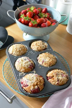 NAJPROSTSZY PRZEPIS NA MUFFINKI Z TRUSKAWKAMI I KOKOSEM!