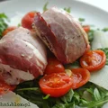 Pierś kurczaka w szynce z pomidorkami