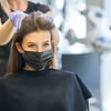 Salon otwarty mimo zakazów. Fryzjerka nie musi jednak płacić kary