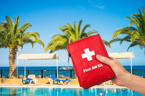 10 niezbędnych leków na wakacje all inclusive – co zabrać do Turcji lub Egiptu?