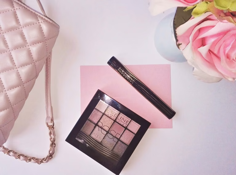 WIOSENNY MAKIJAŻ OKA Z EVELINE – TUSZ I PALETA ROSE ALL IN ONE
