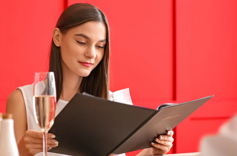Czy Twój znak zodiaku jest wybredny w restauracjach? Oto znaki, które zawsze marudzą nad talerzem!