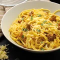 Wegetariańska Carbonara Linguine z Kurkami