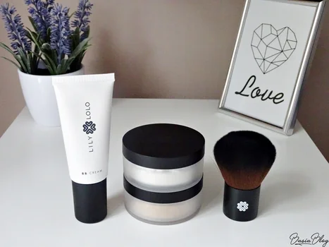 Lily Lolo - podkład mineralny, krem BB, puder Flawless Matte, pędzel Super Kabuki {recenzja}