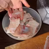 Solisz rybę w tym momencie? Ten błąd może zrujnować Twoje danie!