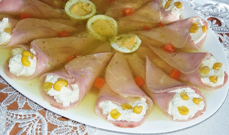 Roladki z szynki z serkiem i chrzanem