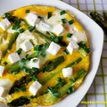 Omlet ze szparagami i fetą