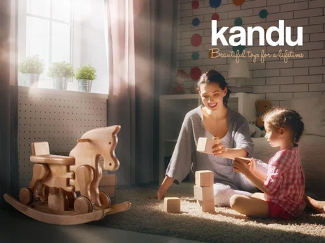 Wyobraźnia dzieci na wysokich obrotach – zabawki drewniane