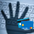 Chciała sprzedać ubrania przez Internet. Straciła 31 tys. zł!