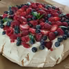 Pavlova – tort bezowy z mascarpone i owocami