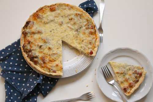 Tarta cebulowa z ziołami i mięsem - bardzo smaczna