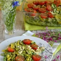 Zapiekanka makaronowa ze szpinakiem, pomidorkami i mozzarellą