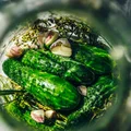 Kiszenie – zdrowy i naturalny sposób konserwowania warzyw i owoców