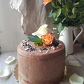 tort czekoladowy z musem z porzeczek