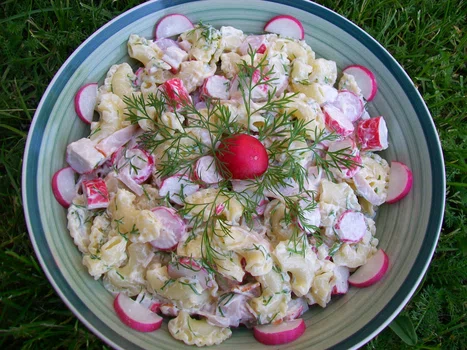 Wiosenna sałatka z makaronem