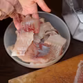 Solisz rybę w tym momencie? Ten błąd może zrujnować Twoje danie!