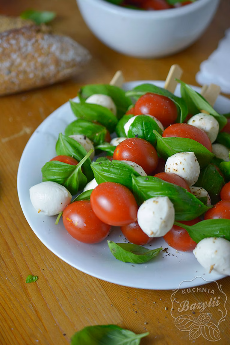 Szaszłyki caprese