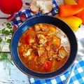 Zupa gulaszowa na karkówce z kaszą