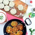 Kotleciki ziemniaczane z pieczarkami, podane z sosem jogurtowo-majonezowym i salsą pomidorową z awok