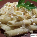 Makaron z twarogiem i cebulką
