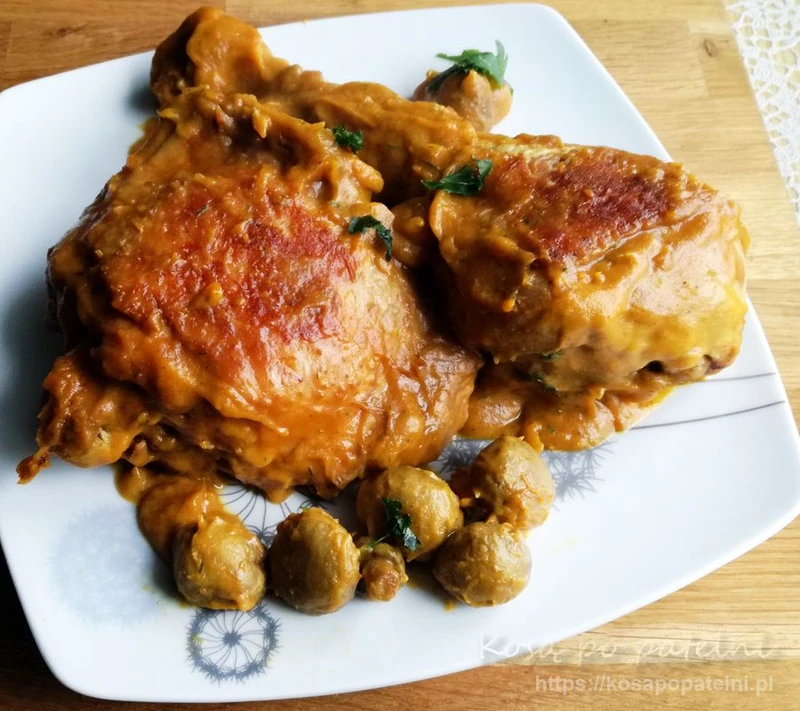 Udko indyka z pieczarkami w sosie warzywnym