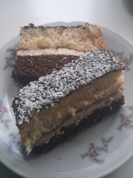Biszkopt z masą grysikową