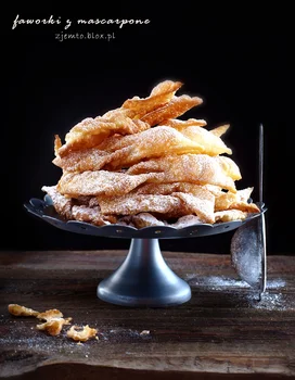 Faworki z mascarpone