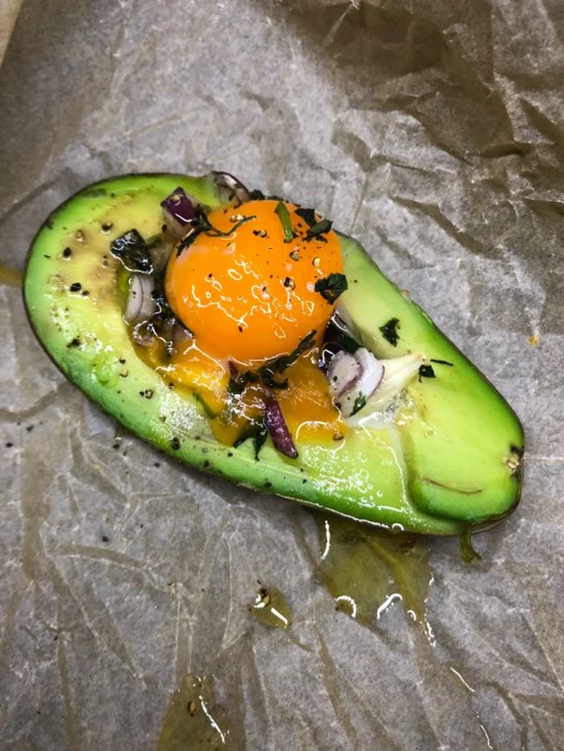 Zapiekane avocado z jajkiem na śniadanie !