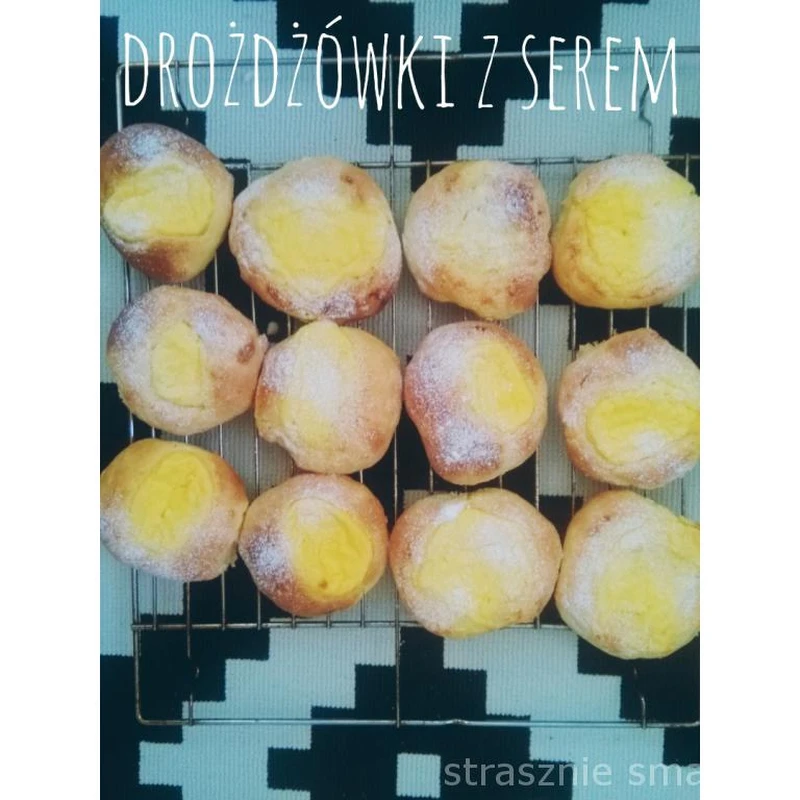 Drożdżówki z serem