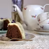 Babka marchewkowo-kakaowa w polewie serowej