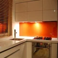 Pomarańczowa pleksa w kuchni