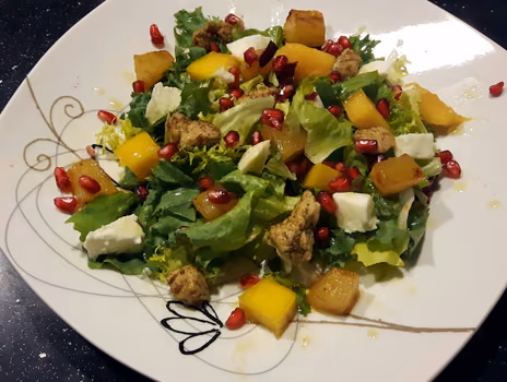Sałatka z kurczakiem,mango i pieczoną dynią