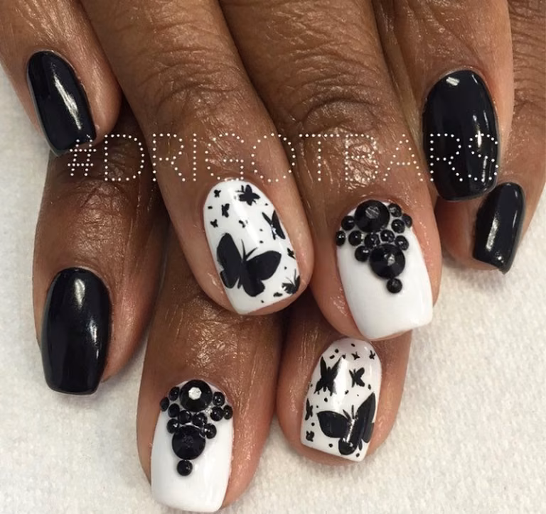 Super czarno biały manicure