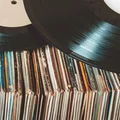 Dzień Płyty Winylowej: Powrót do Korzeni Muzyki Analogowej